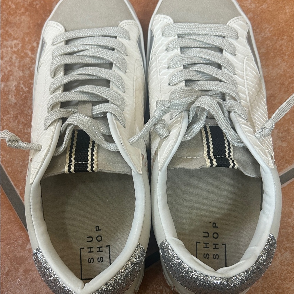 Shushop Ruby White, Silver Bone Snake Textured Sn… - image 5